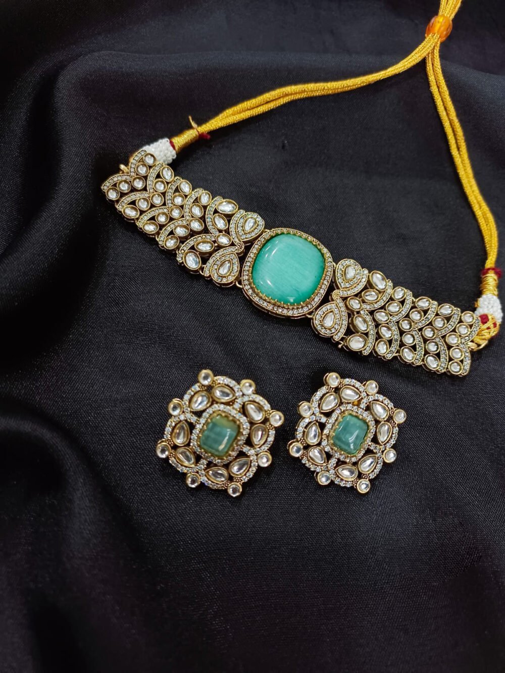 Kalakosh Emerald Elegance Choker Set