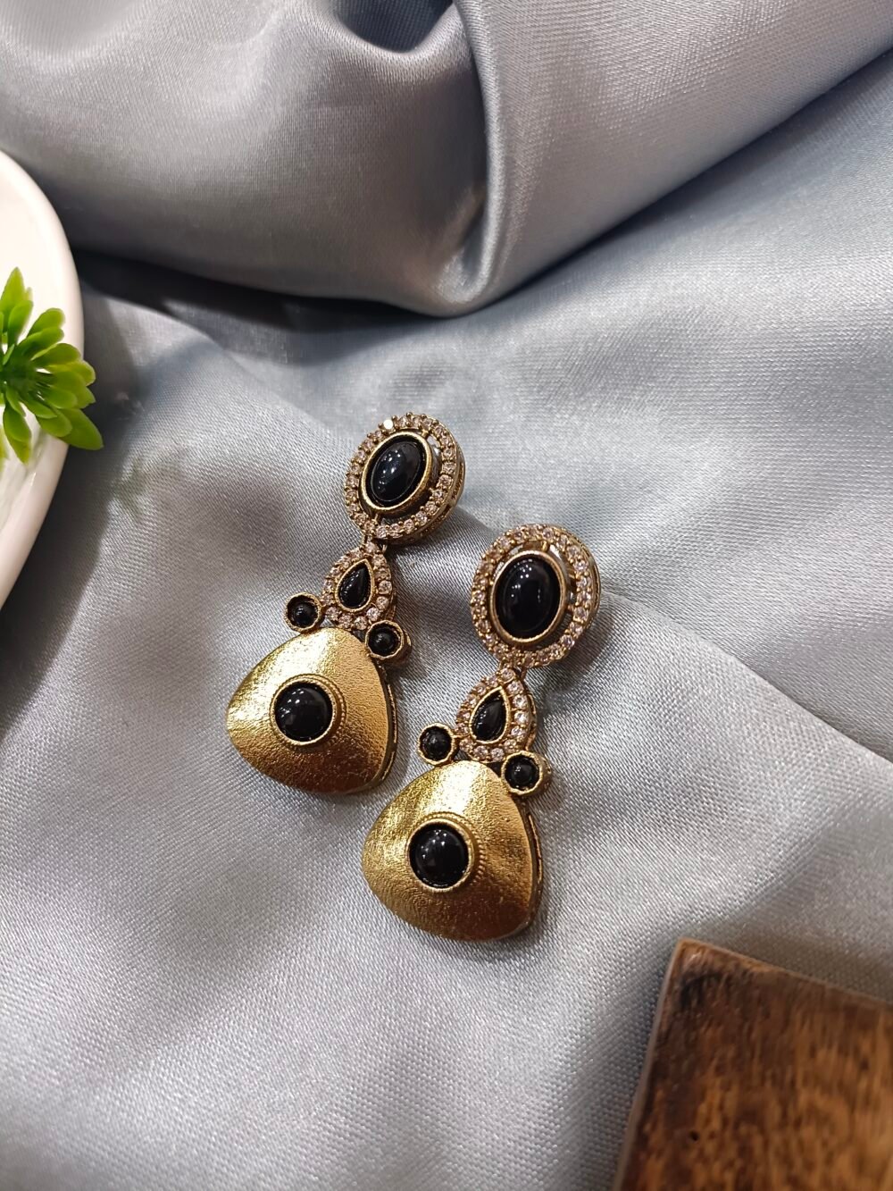 Kalakosh Regal Black & Gold Drop Earrings – Timeless Sophistication