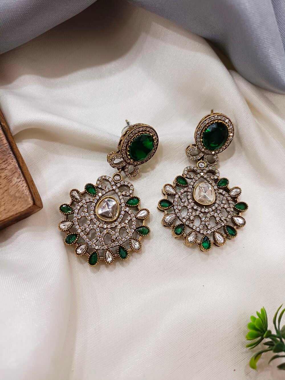 Kalakosh Emerald Chandbali Earrings – A Royal Marvel